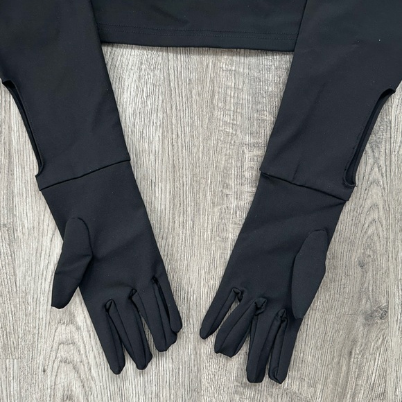 The Kript Gloved Crop Top - Picture 3 of 3